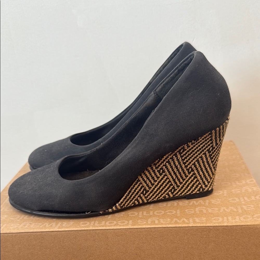 Black Wedge Heels with Patterned Heel